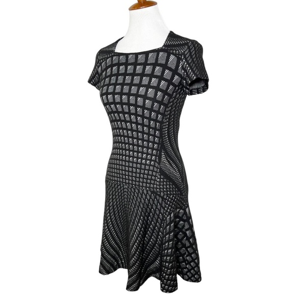 SOLD-Diane Von Furstenburg Black Short Sleeve Wool Blend Jacquard Knit Dress - Picture 5 of 11